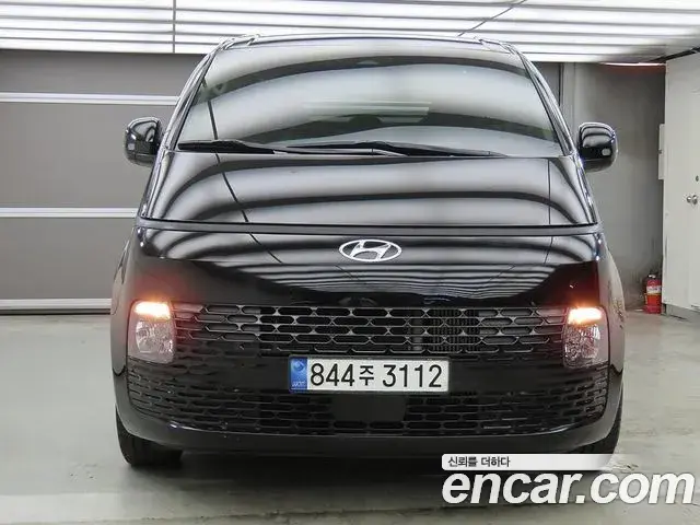 Hyundai Staria 2022 — Photo 11/20
