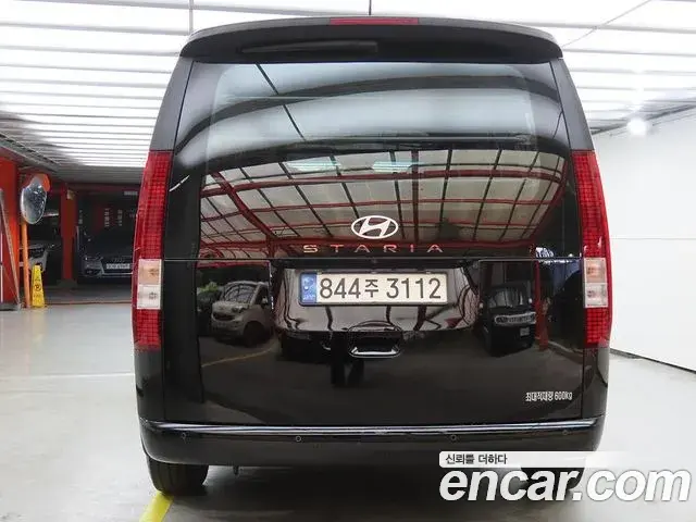 Hyundai Staria 2022 — Photo 7/20