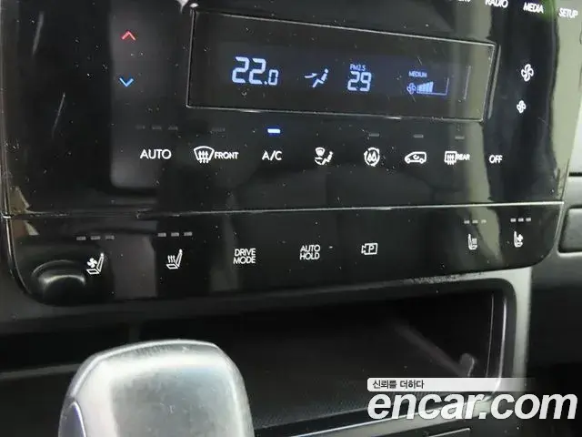 Hyundai Staria 2022 — Photo 19/20
