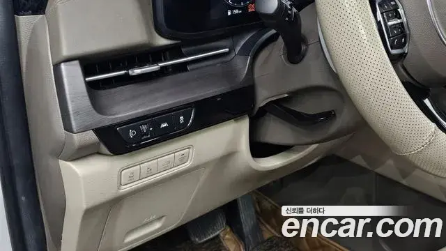 Kia Carnival 2023 — Фото 16/20