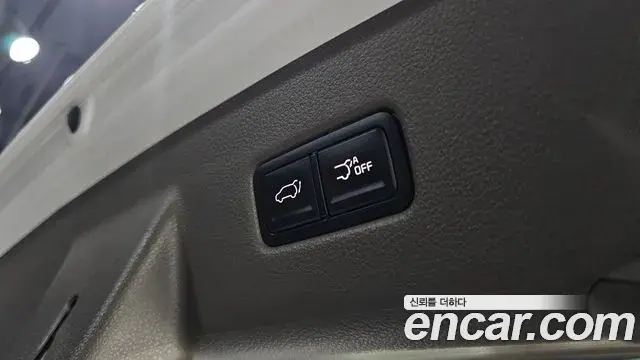 Kia Carnival 2023 — Фото 18/20