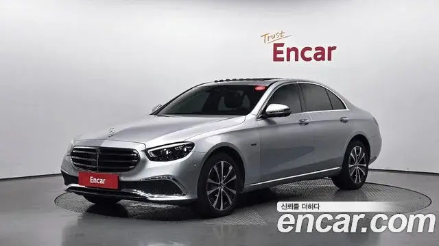 Mercedes-Benz E-Class 2021 — Фото 1/20