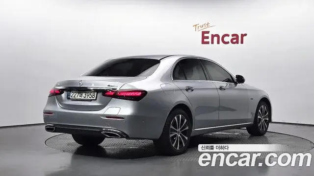 Mercedes-Benz E-Class 2021 — Фото 2/20