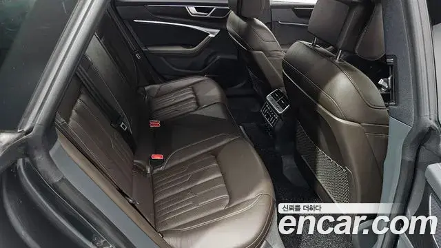 Audi A7 2021 — Фото 13/20