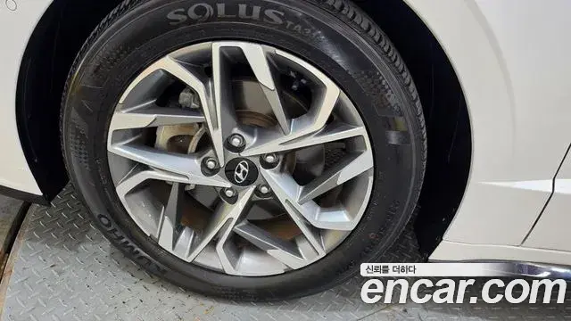 Hyundai Sonata 2021 — Фото 4/20
