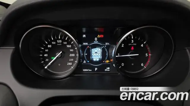 Land Rover Discovery Sport 2019 — Photo 19/20