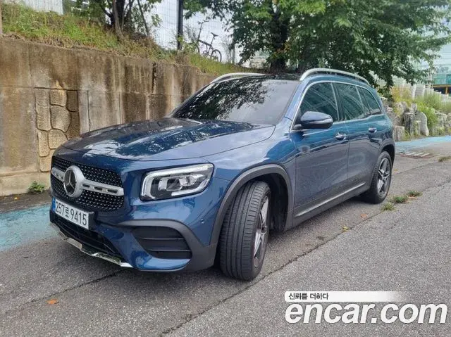 Mercedes-Benz GLB-Class 2023 — Фото 1/20