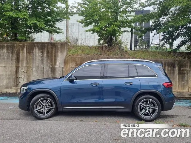Mercedes-Benz GLB-Class 2023 — Фото 2/20