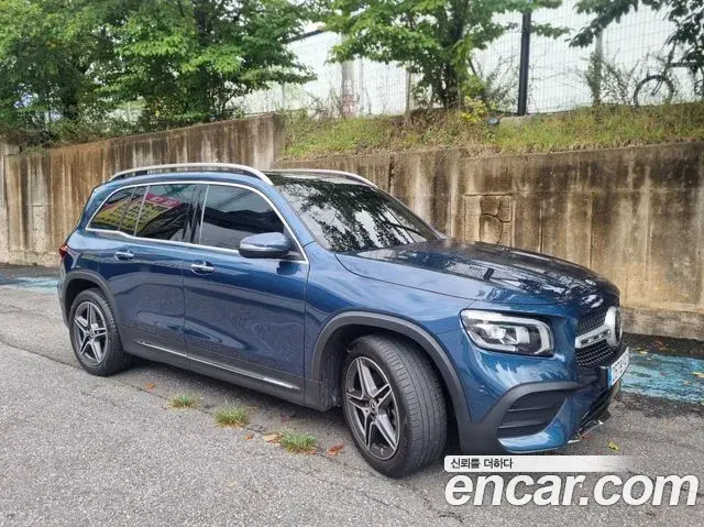 Mercedes-Benz GLB-Class 2023 — Фото 10/20