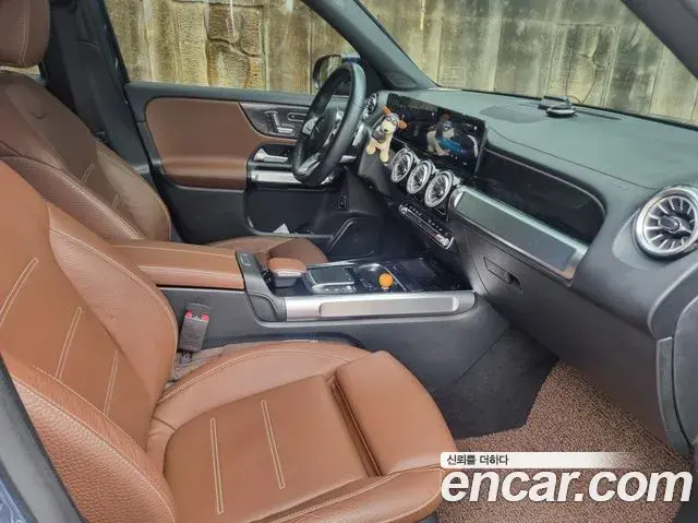 Mercedes-Benz GLB-Class 2023 — Фото 8/20
