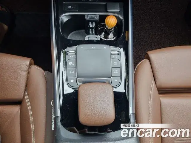 Mercedes-Benz GLB-Class 2023 — Фото 17/20