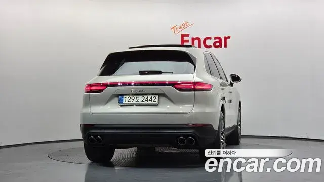Porsche Cayenne 2021 — Фото 4/20