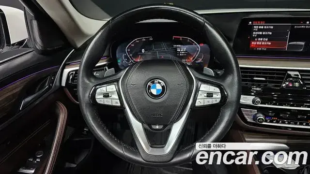 BMW 5 Series 2020 — Фото 13/20