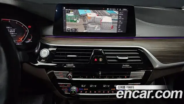 BMW 5 Series 2020 — Фото 14/20