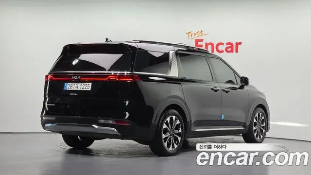 Kia Carnival 2023 — Фото 2/20