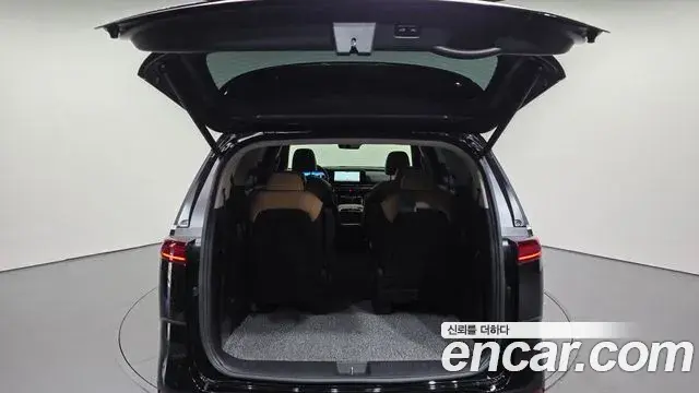 Kia Carnival 2023 — Фото 20/20