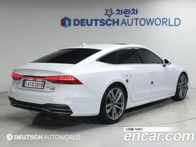Audi A7 2020 — Фото 1/20