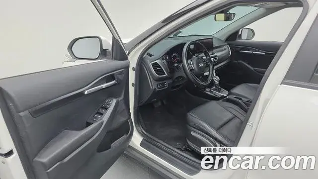Kia Seltos 2021 — Şəkil 17/20
