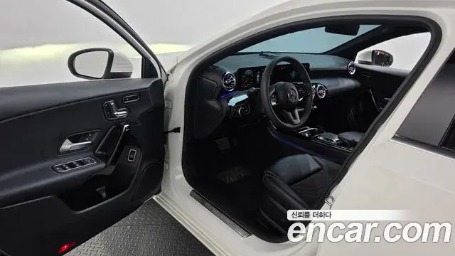 Mercedes-Benz A-Class 2020 — Фото 10/20