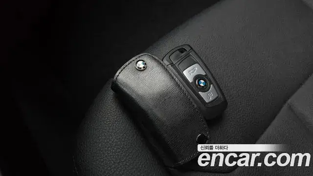 BMW 3 Series 2018 — Фото 17/20