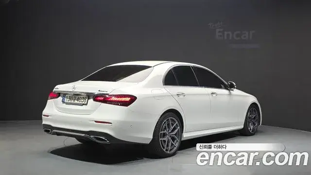 Mercedes-Benz E-Class 2022 — Фото 2/20
