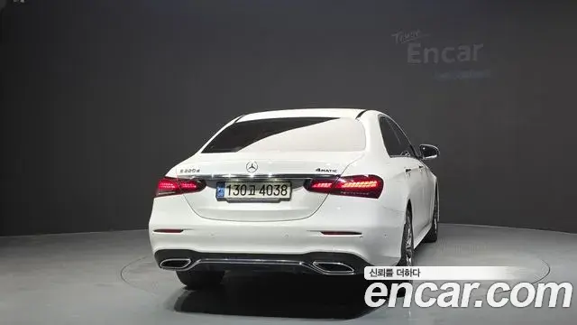 Mercedes-Benz E-Class 2022 — Фото 4/20