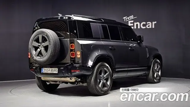 Land Rover Defender 2025 — Фото 2/20