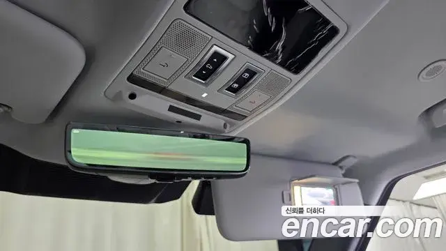 Land Rover Defender 2025 — Фото 16/20
