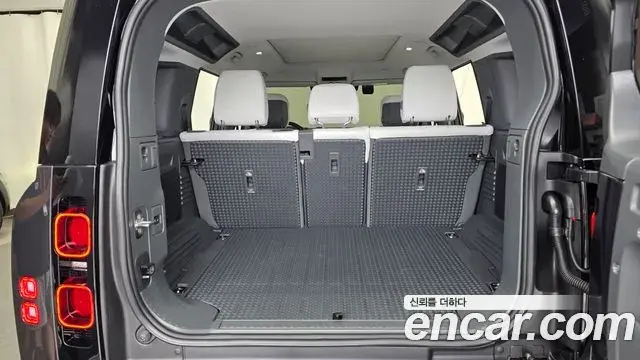 Land Rover Defender 2025 — Фото 20/20