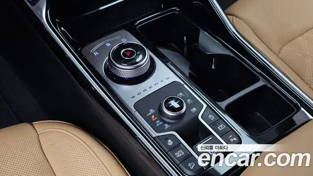 Kia Sorento 2022 — Фото 9/20