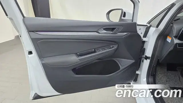 Volkswagen Golf 2022 — Şəkil 17/32