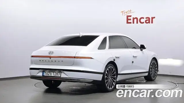 Hyundai Grandeur 2023 — Фото 2/20