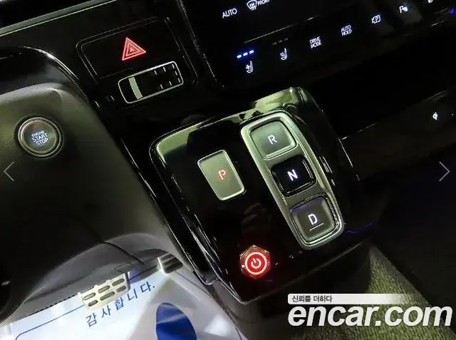 Hyundai Staria 2024 — Фото 13/20