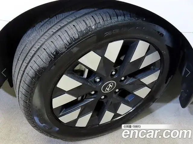 Hyundai Staria 2024 — Фото 20/20