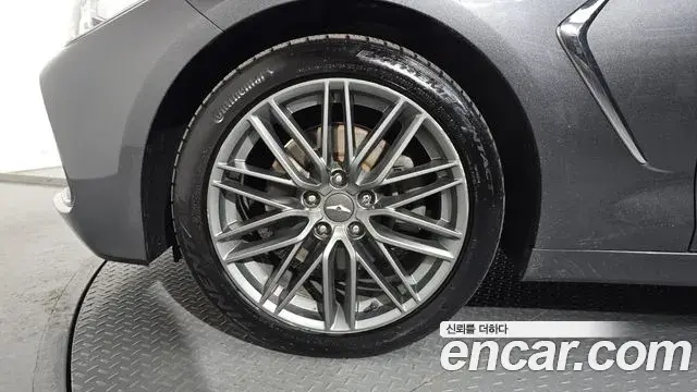 Genesis G70 2018 — Photo 16/20