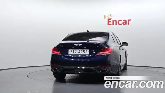 Genesis G70 2018 — Photo 8/20