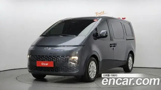 Hyundai Staria 2022 — Фото 1/20