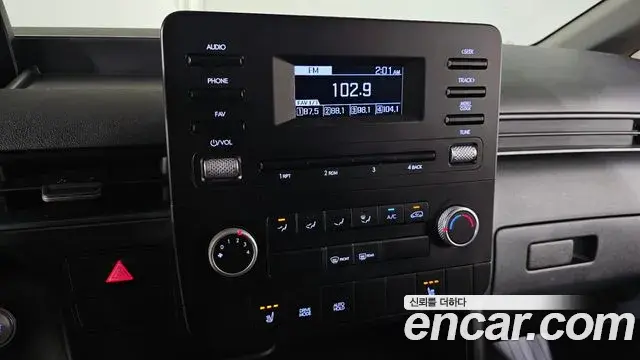Hyundai Staria 2022 — Фото 17/20