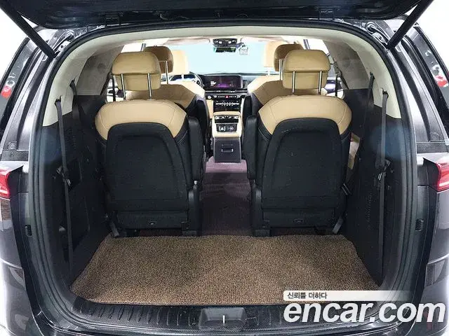 Kia Carnival 2021 — Фото 4/20