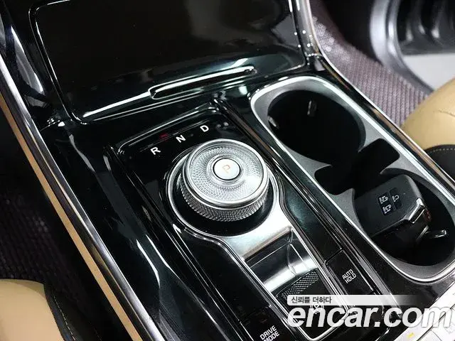 Kia Carnival 2021 — Фото 8/20