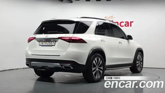 Mercedes-Benz GLE-Class 2024 — Фото 1/20
