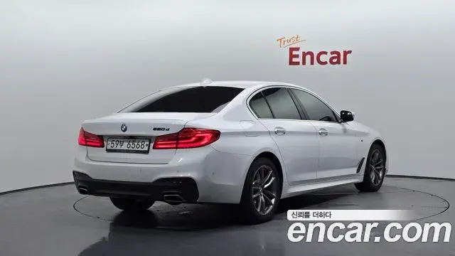 BMW 5 Series 2018 — Фото 2/20