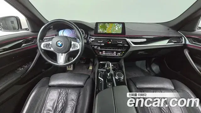 BMW 5 Series 2018 — Фото 7/20