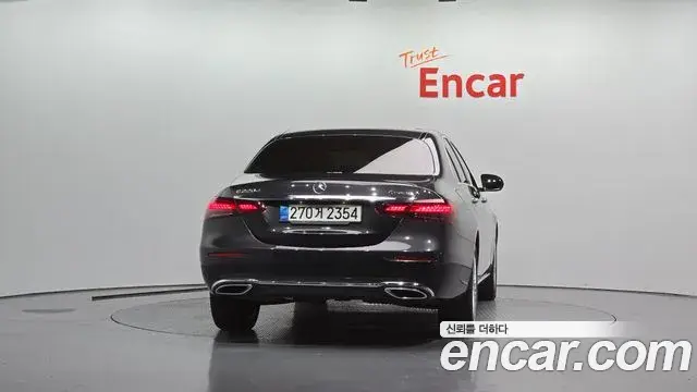 Mercedes-Benz E-Class 2021 — Фото 4/20