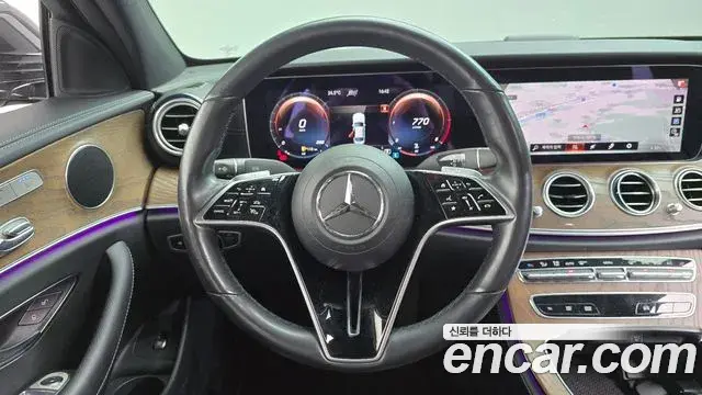 Mercedes-Benz E-Class 2021 — Фото 13/20