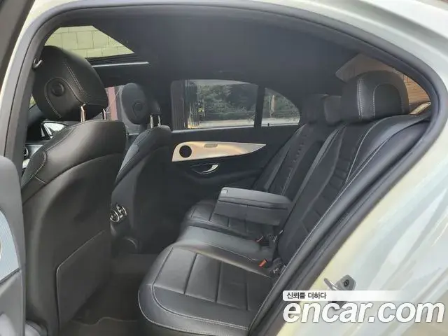 Mercedes-Benz E-Class 2019 — Фото 7/20