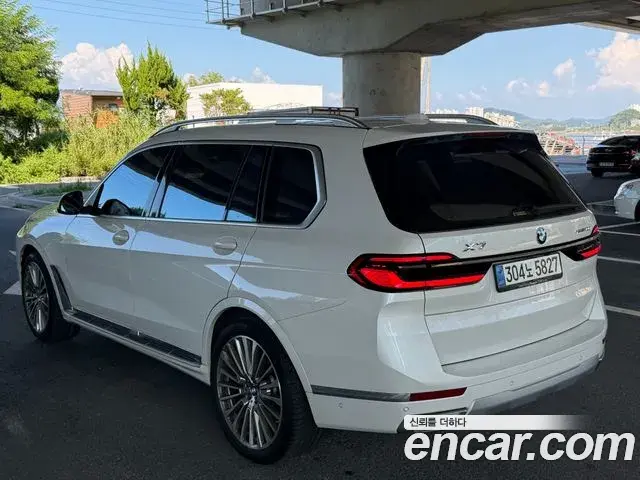 BMW X7 2025 — Фото 2/11