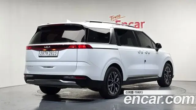 Kia Carnival 2023 — Фото 2/20