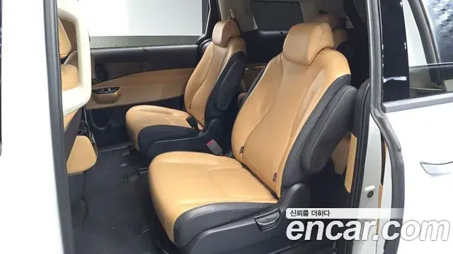 Kia Carnival 2023 — Фото 11/20