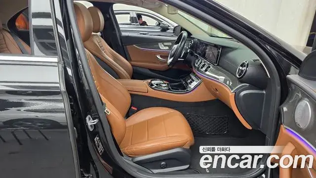 Mercedes-Benz E-Class 2019 — Фото 11/20